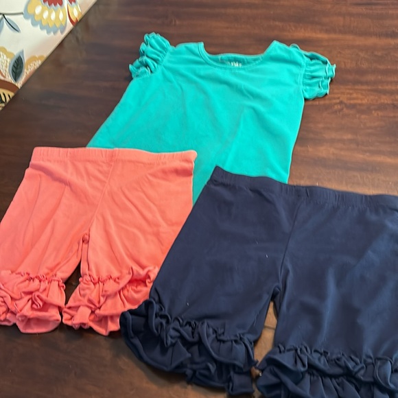 Southern Style top & Shorts - Picture 5 of 7